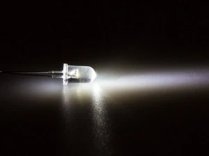 10 superhelle Weiße Leds 5mm 16000 mcd inklusive Widerstände - Picture 1 of 2