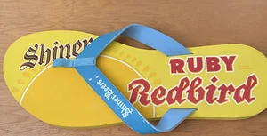 Infradito promozionale Shiner Ruby Redbird ENORME! 35”x 10” RARO! - Foto 1 di 11