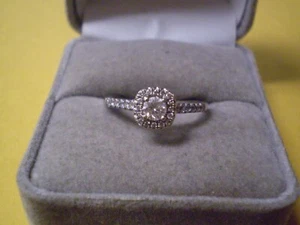 10K White Gold Ladies 31 Diamond Ring 2.3 grams - Picture 1 of 5