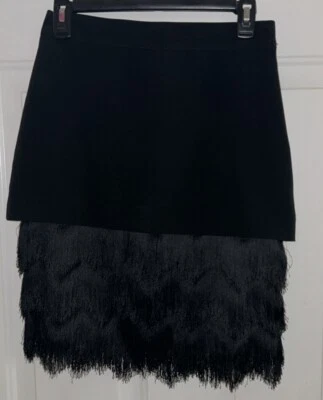 Saia preta franja parte inferior do joelho comprimento tamanho 6 zíper assobios Nordstrom - Imagem 1 de 4