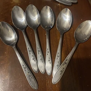 6 Imperial Stainless flatware Flower Dance Dinner  spoon - Picture 1 of 4