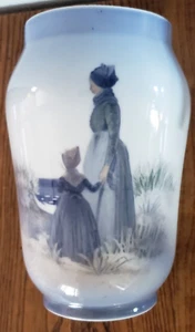 Royal Copenhagen Denmark Fanoe Girls At The Seashore Hand Decorated Vase #4547 - Picture 1 of 9