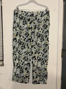 Peace & Pearl's women's forget me not floral Capri pants size L (648) - Picture 1 of 5