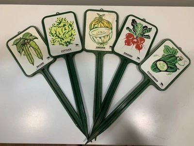 5 Vintage 1976 Happy Harvest Debra Kamphausen Garden Sign Markers Stakes Plastic - Image 1 of 4