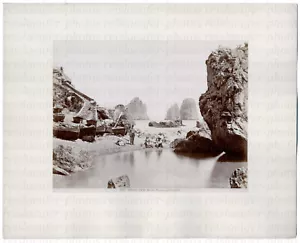 ISOLA DI CAPRI. MARINA PICCOLA... (ESTATE), FOTO ALBUM ORIGINALE 1880 - Foto 1 di 2