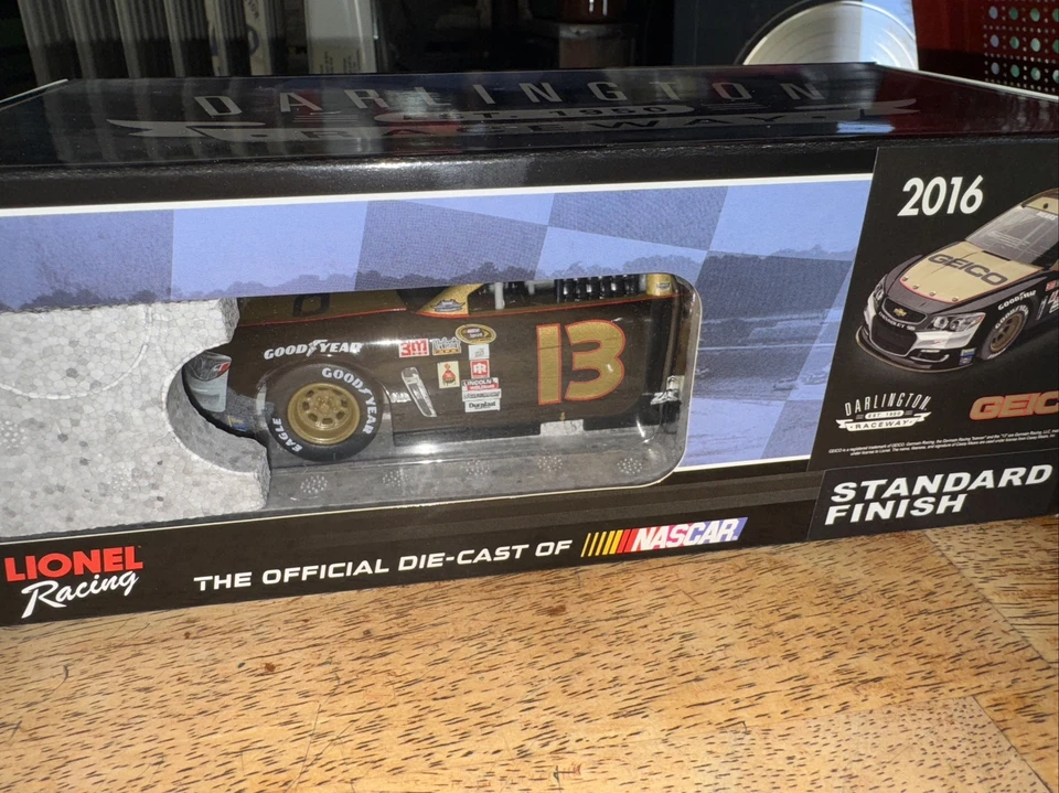 1/24 Acción NASCAR 2016 #13 Casey Mears Geico Chevy Darlington Foto 1 de 1