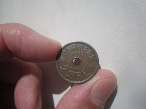 KEY DATE 1926 DENMARK 2 ORE - Picture 1 of 2