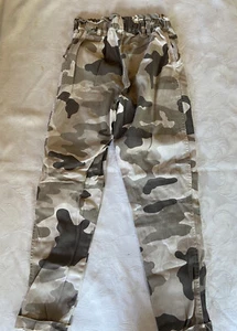 Army Style Cargo Pants, River Island Girls, Age 11, 146 cm. 100% Cotton. - Foto 1 di 4
