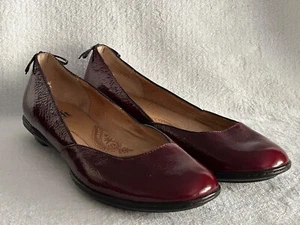 Sofft Red Leather Slip On Low Heeled Pumps Women's US size 10 M EU 40.5 EXC! - Picture 1 of 12
