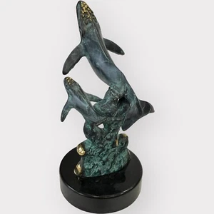 Estatuilla escultura de onda de ballena jorobada y becerro bebé SPI Gallery 6" de latón - Imagen 1 de 8
