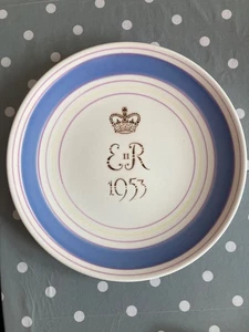 Queen Elizabeth II coronation plate by Poole Pottery - Picture 1 of 2
