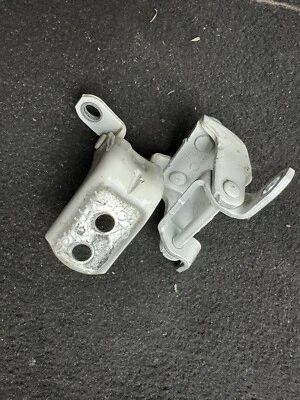 2017 Nissan Altima Right Rear Upper & lower Door Hinge OEM 2014 2015 2016 2018 - Image 1 of 4