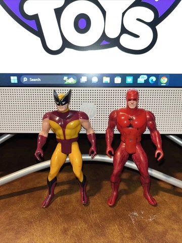 Vintage 1984 Marvel Secret Wars Action Figures - Wolverine And Daredevil Cover