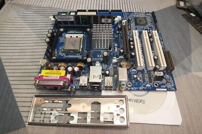 ASRoc P4VM800, REV.1.03 Socket 478 Intel Motherboard +CPU 2.26GHz +512Mb +I/O - Image 1 of 4