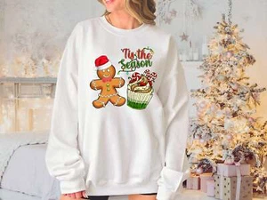 Damen Tis the Season Lebkuchenmann Shirt, Weihnachtssweatshirt, Urlaubsshirt - Bild 1 von 15