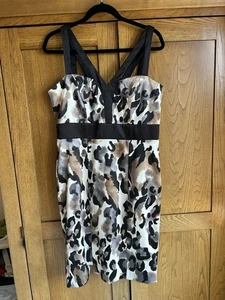 Star by Julien MacDonald Animal Print Leopard Bodycon Dress UK 12 Cruise Wedding - Picture 1 of 3