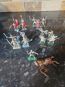 Vintage 1970s Medieval Knights Soldiers Toy Figures Lone Star/Crescent/Kelloggs - Picture 1 of 12