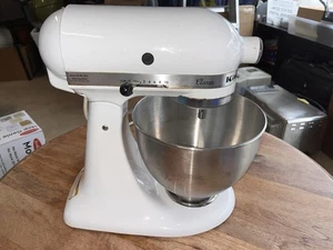 KitchenAid Classic Tilt Head Stand Mixer White Tested 4.5 QT Bowl - Picture 1 of 7
