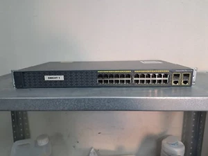 Commutateur PoE 24 ports Cisco Catalyst 2960 - WS-C2960-24TC - S V01 - Photo 1/11