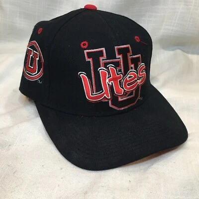 Sombrero ajustado vintage UTAH UTES ~ Zephyr Graf-X University Sports ~ negro rojo 7 3/8 Foto 1 de 4