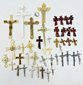 VINTAGE LOT 45 CRUCIFIX CROSS FOR ROSARY RELIGIOUS CATHOLIC DIFFERENT SIZE - Picture 1 of 17