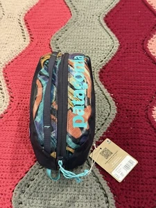 PATAGONIA BLACK HOLE CUBE SMALL - JOY PITCH BLUE- JOYP *NWT* RARE COLOR* - Picture 1 of 5