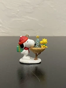 Hallmark Keepsake Ornament Winter Fun With Snoopy MINIATURE 2009 12 With Box - Picture 1 of 11