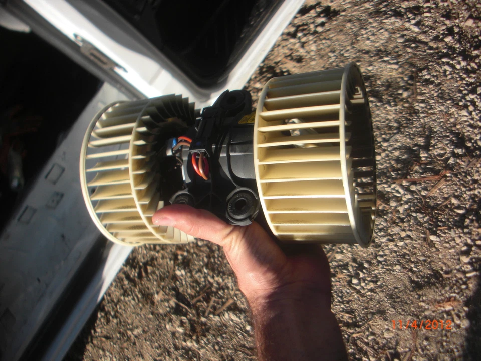 (1999-2003) BMW E39 530i 540i 525i 530d 528i M5 CA CALENTADOR SOPLADOR DE CALOR VENTILADOR VELOCIDAD Foto 1 de 1