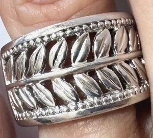 Ross Simons Modern 925 Sterling Silver Wide Band Statement Leaf Openwork Ring 7 - Picture 1 of 17