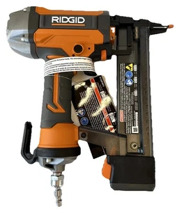 Grapadora neumática Ridgid calibre 18 1/2 pulgada corona estrecha modelo R150FSF3 - Imagen 1 de 8