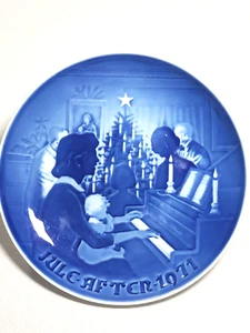 1971 Bing & Grondahl Copenhagen Porcelain Christmas Plate "Jule Aften" Piano - Picture 1 of 5