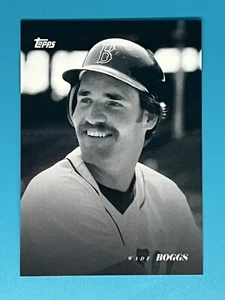 2022 Topps Black and White #32 Wade Boggs Red Sox - Picture 1 of 2