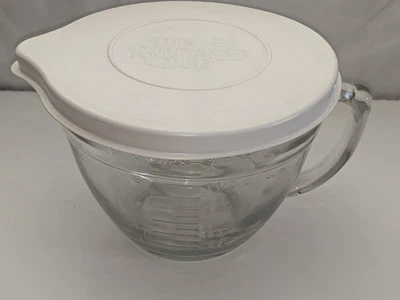 Hen Pampered Chef 8 Cup 2 Qt. Quart Glass Measuring Mixing Batter Bowl Lid EUC - Image 1 of 4