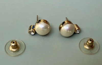 Auténticos Pendientes Christian Dior Resina Blanca Perla y Cristal Tono Dorado-De Colección Foto 1 de 4