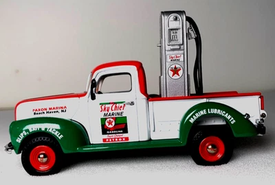 Matchbox Collectibles 1940 Texaco Ford Pickup Truck Black scale 1:43 INV# 4018 - Image 1 of 4