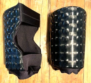 Pro Wrestling Knee Pads Bubble Black Pleather Spandex Size Large-X-Large (NEW) - Imagen 1 de 3