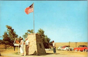 Lebanon, KS Kansas US GEOGRAPHICAL CENTER Flag~Monument~50's Cars Postcard - Picture 1 of 2