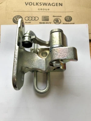 VOLKSWAGEN TRANSPORTER T5 03-15 - FRONT LOWER DOOR HINGE LEFT SIDE - GENUINE NEW - Image 1 of 4
