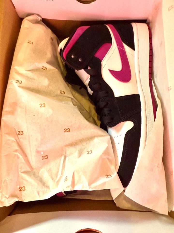 NUEVO EN CAJA-RARO Air Jordan 1 Mid Cactus Flower Negro, Blanco, Magenta BQ6472-005 W Talla 8.5 Foto 1 de 4