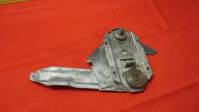 1969 1970 CHEVROLET IMPALA CUSTOM AND CAPRICE QUARTER WINDOW REGULATOR LEFT - Image 1 of 4