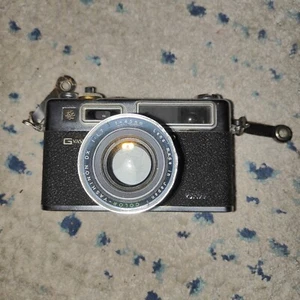 Yashica Electro 35 GSN 35mm Rangefinder Film Camera & Yashinon 45mm 1.7 Lens - Picture 1 of 5