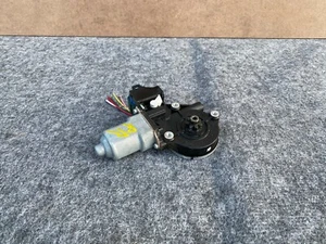 INFINITI QX56 QX80 2011-2019 OEM REAR RIGHT PASSENGER DOOR WINDOW MOTOR - Picture 1 of 5
