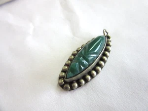 Dije/colgante vintage de plata maya tallada piedra verde - Imagen 1 de 5