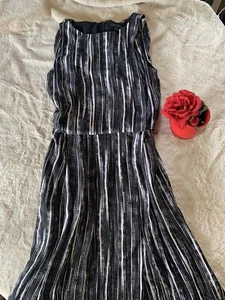 Banana Republic womens dress striped sleeveless size 4 black & white - Picture 1 of 3