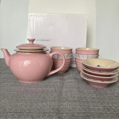 Juego de té Le Creuset rosa Foto 1 de 4