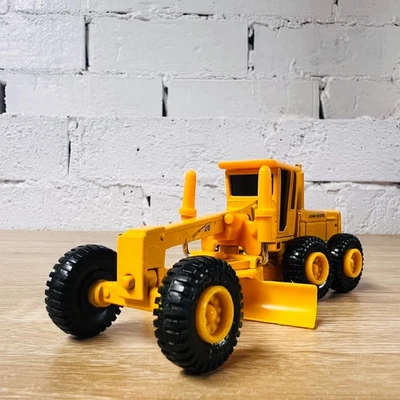 Ertl 5540 John Deere 772bh Industrial Road Grader 1/64 Die Cast Yellow - Image 1 of 4