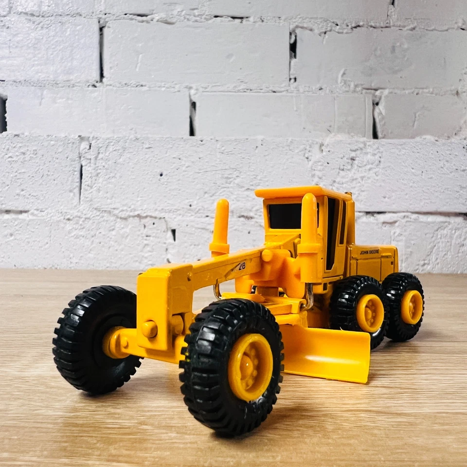 Ertl 5540 John Deere 772bh Industrial Road Grader 1/64 Die Cast Yellow - Image 1 of 4