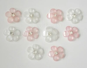 Flowers for Hope / Breast Cancer Theme Flowers in Pink & White / Jesse James - Picture 1 of 1