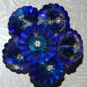 Blumenstrauß Brosche Anstecknadel Vintage Rivoli blau facettiert Blumenmuster Strass Akzente - Bild 1 von 13