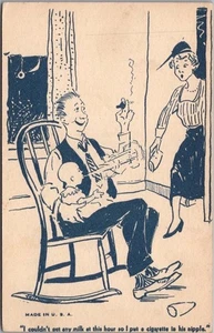 Tarjeta de exhibición/arcade de cómic vintage de los años 40 - padre con bebé fumando cigarrillo - Imagen 1 de 2
